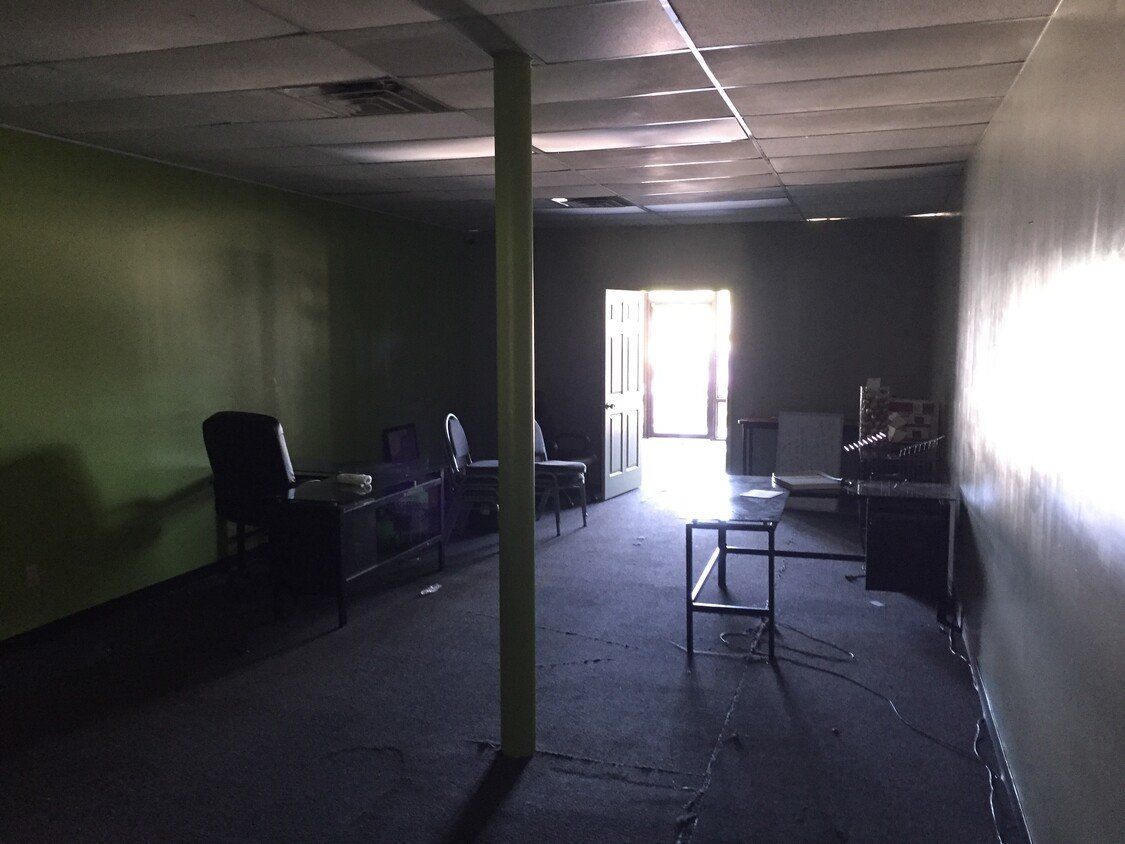 Retail/Medical Spaces For Lease: 1440 Dunn Ave, Jacksonville, FL 32218